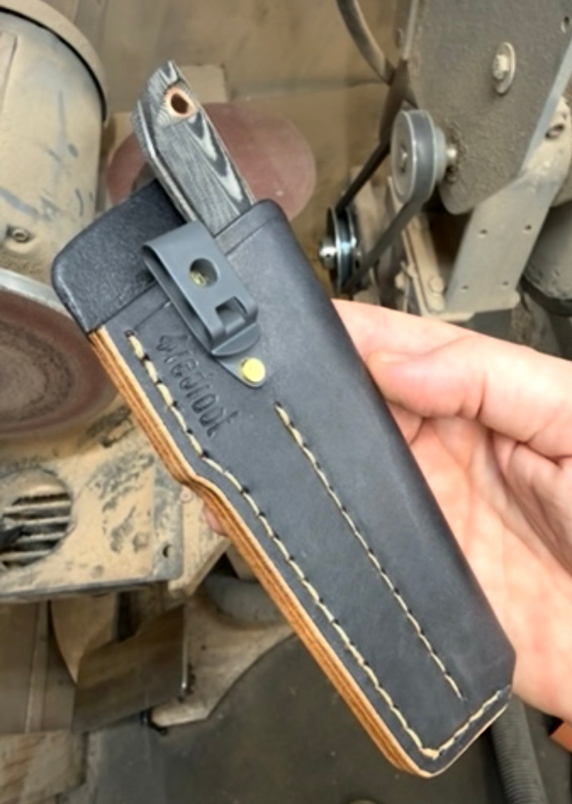 Finger-Loop Quille Pocket-EDC knife — Linen Micarta & copper