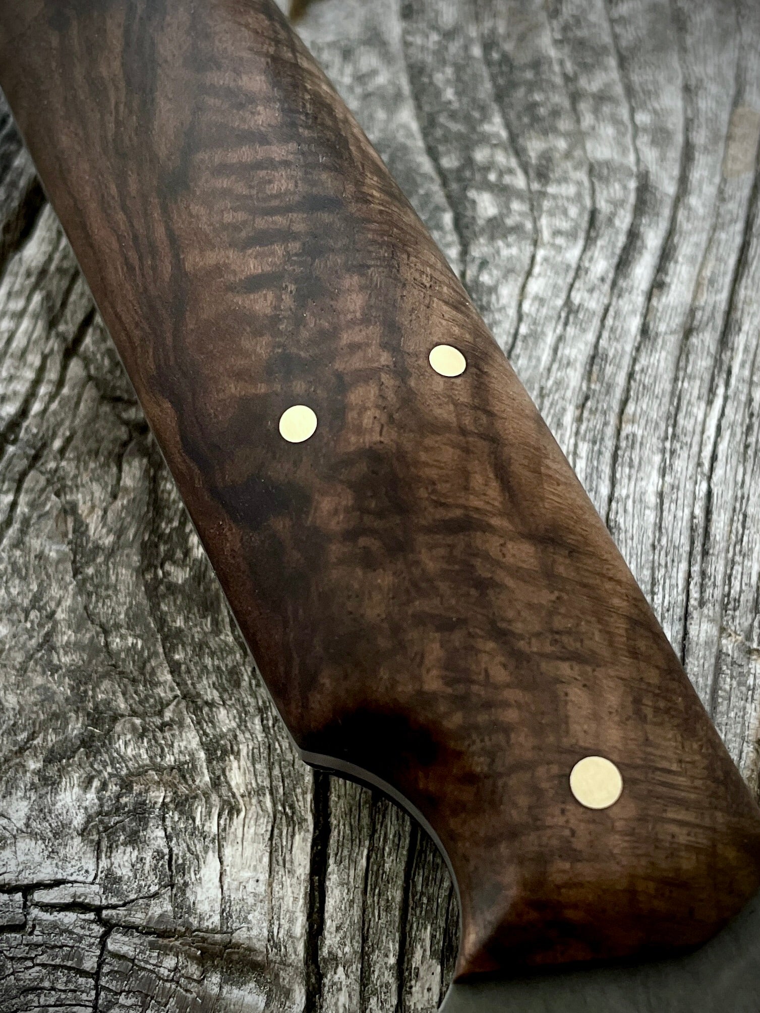 Drop-Point Harvester— Quilted Walnut & Brass